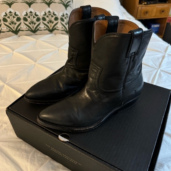 Frye Billy Short Cowgirl Boots - Picture 5 of 7